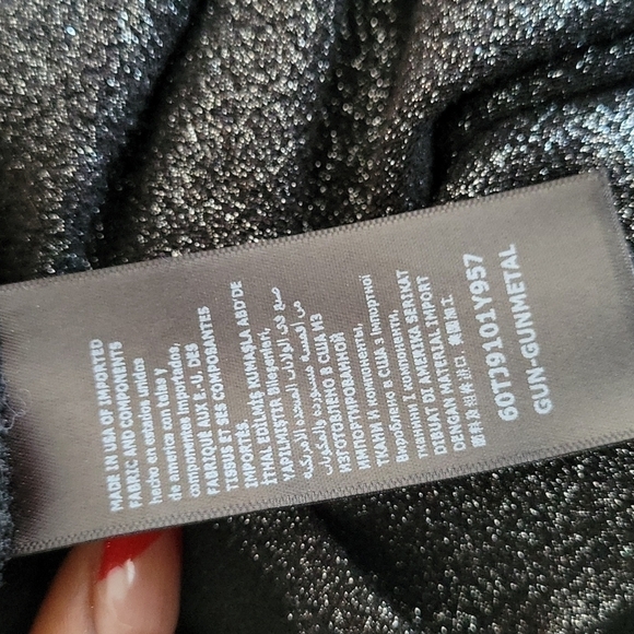 Bebe Y2K cold shoulder gunmetal Mettalic mock neck cropped top size L - Picture 5 of 12